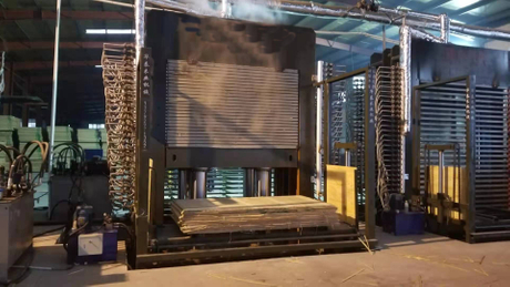 Автоматическая машина горячего прессования фанеры для дерева